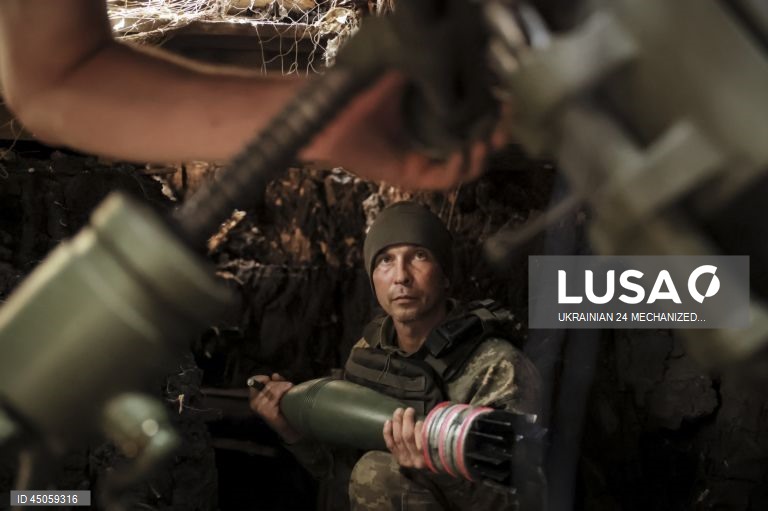 Ucrânia: Militares ucranianos ocupam posições na região de Donetsk
