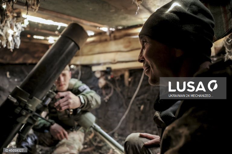 Ucrânia: Militares ucranianos ocupam posições na região de Donetsk