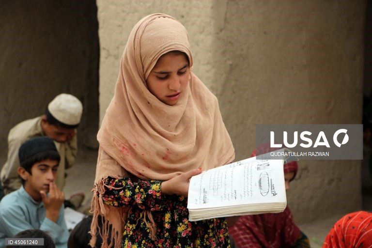 Afeganistão: Fundação Sherzad promove educação primária em Kandahar