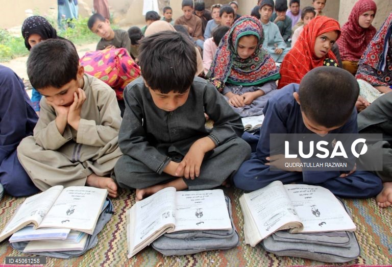 Afeganistão: Fundação Sherzad promove educação primária em Kandahar