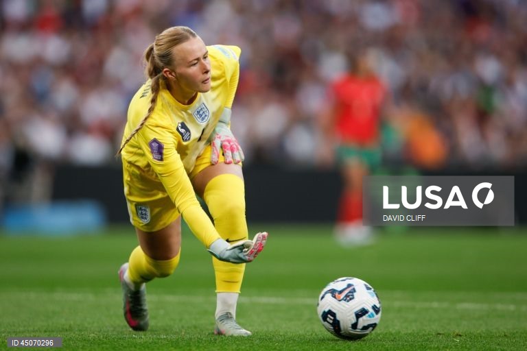 A seleção portuguesa feminina de futebol somou hoje a terceira derrota seguida na Liga das Nações, por culpa da entrada péssima em Wembley, diante da campeã europeia Inglaterra (6-0), que fez o que quis das portuguesas.