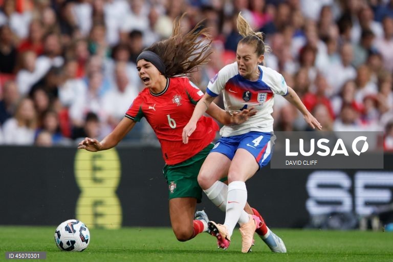 A seleção portuguesa feminina de futebol somou hoje a terceira derrota seguida na Liga das Nações, por culpa da entrada péssima em Wembley, diante da campeã europeia Inglaterra (6-0), que fez o que quis das portuguesas.