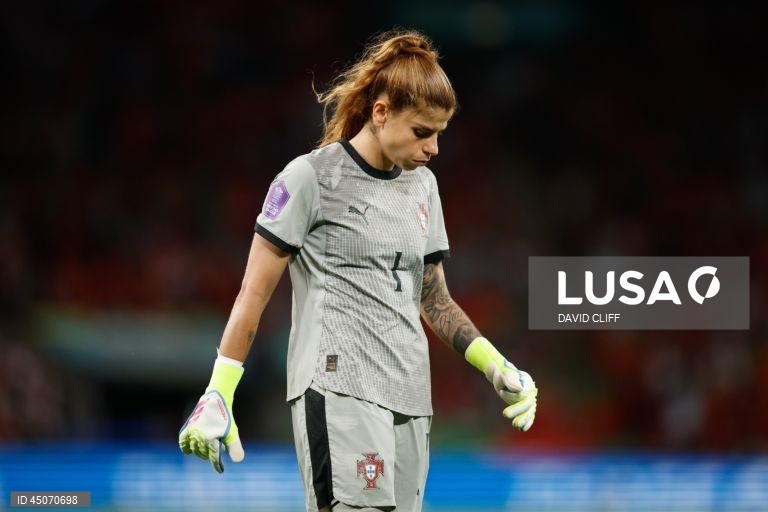 A seleção portuguesa feminina de futebol somou hoje a terceira derrota seguida na Liga das Nações, por culpa da entrada péssima em Wembley, diante da campeã europeia Inglaterra (6-0), que fez o que quis das portuguesas.