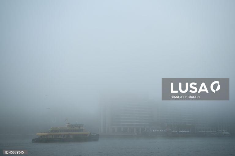 Austrália: Nevoeiro espesso cobre Sydney