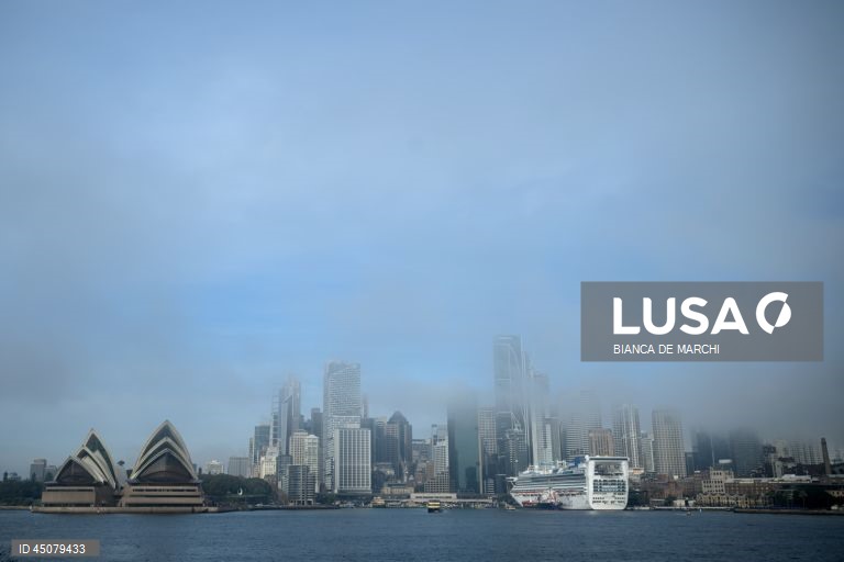 Austrália: Nevoeiro espesso cobre Sydney