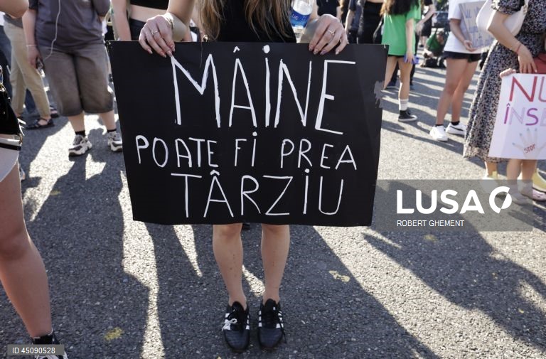 Roménia: Manifestação em Bucareste contra o femicídio 