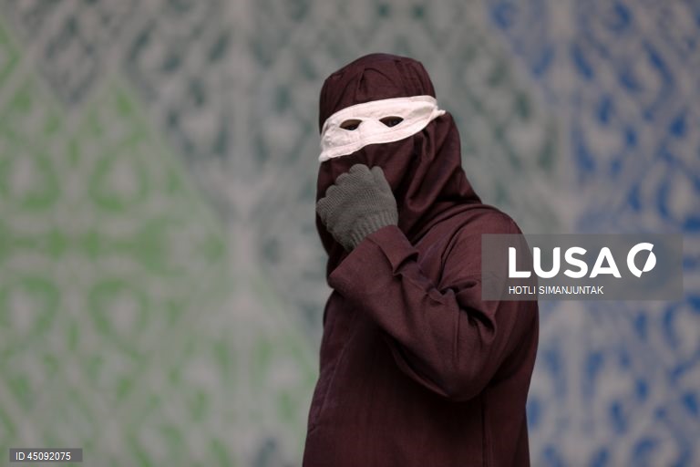 Indonésia: Aplicação da Lei da Sharia com punição por chicotadas em Banda Aceh