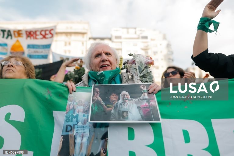 Argentina: Manifestação em Buenos Aires pelo aumento das reformas