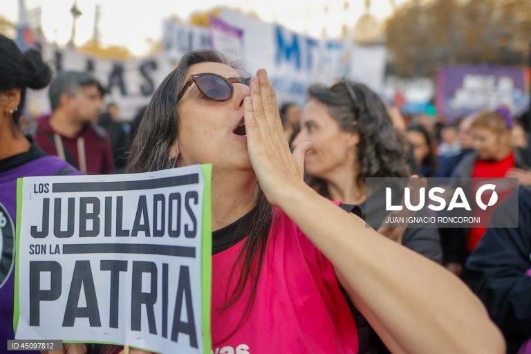 Argentina: Manifestação em Buenos Aires pelo aumento das reformas