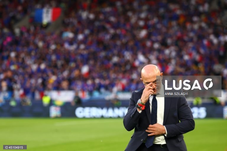 A detentora do título Espanha qualificou-se hoje para a final da quarta edição da Liga das Nações em futebol, marcando encontro para domingo com Portugal, ao vencer a França por 5-4, na segunda meia-final, em Estugarda, Alemanha.
