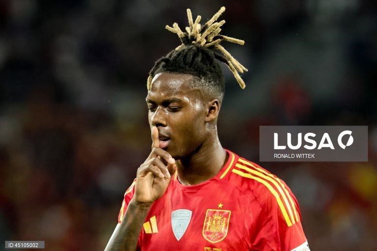 A detentora do título Espanha qualificou-se hoje para a final da quarta edição da Liga das Nações em futebol, marcando encontro para domingo com Portugal, ao vencer a França por 5-4, na segunda meia-final, em Estugarda, Alemanha.