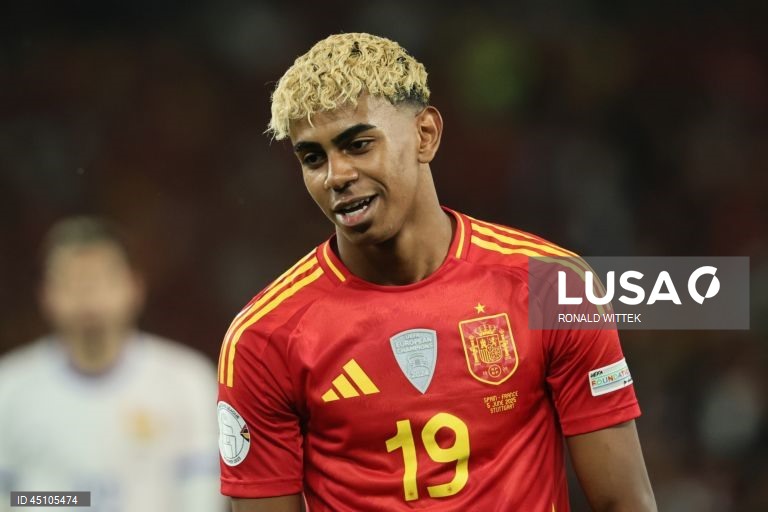 A detentora do título Espanha qualificou-se hoje para a final da quarta edição da Liga das Nações em futebol, marcando encontro para domingo com Portugal, ao vencer a França por 5-4, na segunda meia-final, em Estugarda, Alemanha.