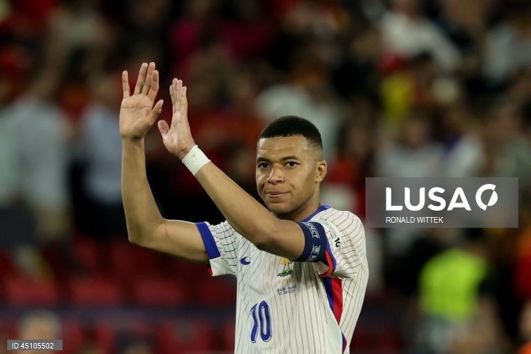 A detentora do título Espanha qualificou-se hoje para a final da quarta edição da Liga das Nações em futebol, marcando encontro para domingo com Portugal, ao vencer a França por 5-4, na segunda meia-final, em Estugarda, Alemanha.