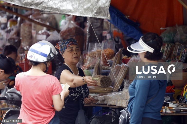 Vietname: Mercado tradicional em Hanoi