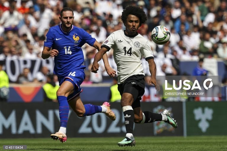 A França, à boleia de Kylian Mbappé, com um golo e uma assistência, conquistou hoje o terceiro lugar na Liga das Nações de futebol, ao vencer a anfitriã Alemanha, por 2-0.
