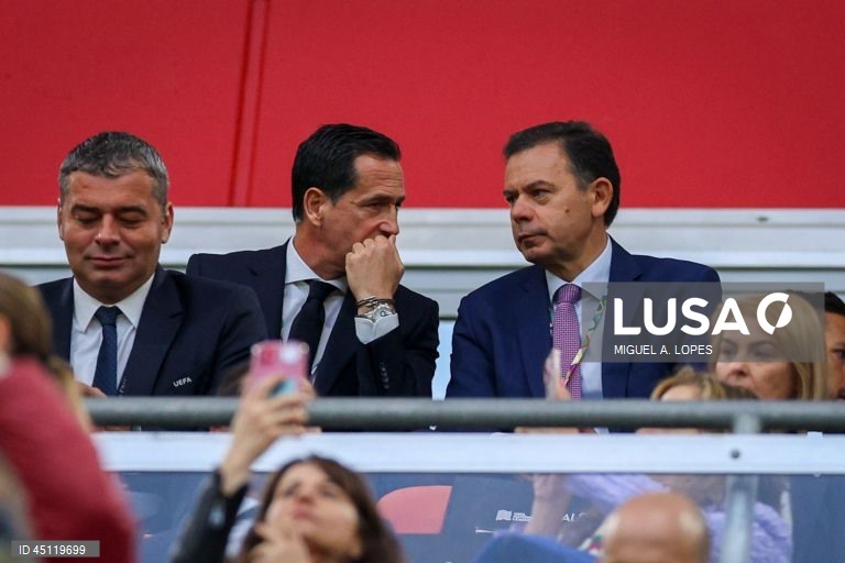 A seleção portuguesa conquistou hoje pela segunda vez a Liga das Nações de futebol, ao bater na final a Espanha por 5-3 no desempate por grandes penalidades, após 2-2 no final do tempo regulamentar e prolongamento.