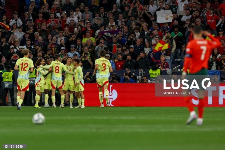 A seleção portuguesa conquistou hoje pela segunda vez a Liga das Nações de futebol, ao bater na final a Espanha por 5-3 no desempate por grandes penalidades, após 2-2 no final do tempo regulamentar e prolongamento.