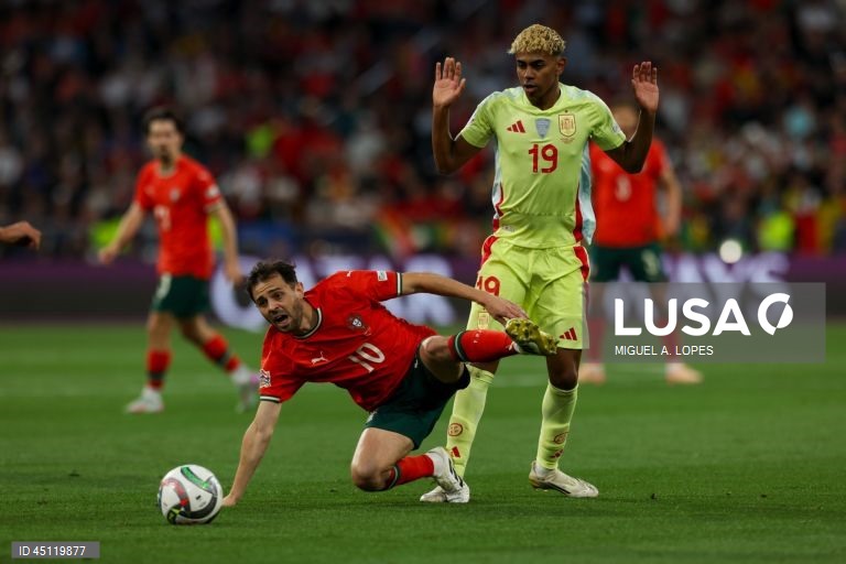 A seleção portuguesa conquistou hoje pela segunda vez a Liga das Nações de futebol, ao bater na final a Espanha por 5-3 no desempate por grandes penalidades, após 2-2 no final do tempo regulamentar e prolongamento.