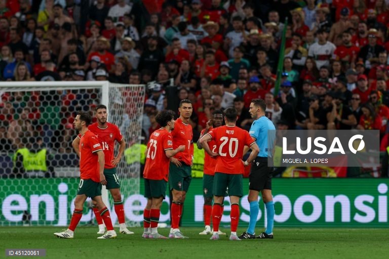 A seleção portuguesa conquistou hoje pela segunda vez a Liga das Nações de futebol, ao bater na final a Espanha por 5-3 no desempate por grandes penalidades, após 2-2 no final do tempo regulamentar e prolongamento.
