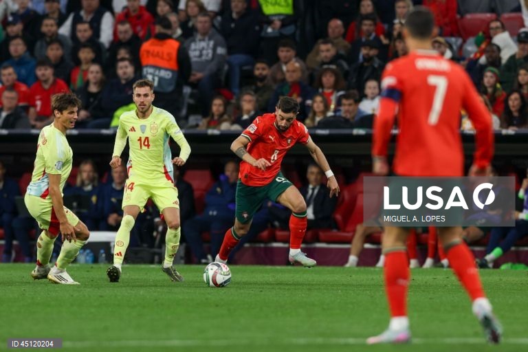 A seleção portuguesa conquistou hoje pela segunda vez a Liga das Nações de futebol, ao bater na final a Espanha por 5-3 no desempate por grandes penalidades, após 2-2 no final do tempo regulamentar e prolongamento.