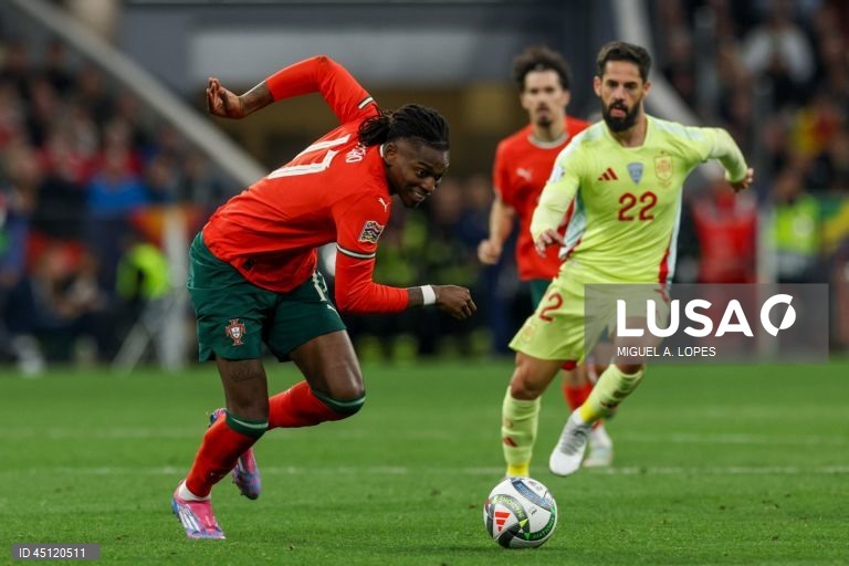 A seleção portuguesa conquistou hoje pela segunda vez a Liga das Nações de futebol, ao bater na final a Espanha por 5-3 no desempate por grandes penalidades, após 2-2 no final do tempo regulamentar e prolongamento.