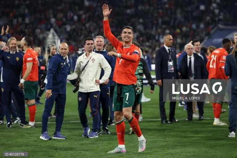 A seleção portuguesa conquistou hoje pela segunda vez a Liga das Nações de futebol, ao bater na final a Espanha por 5-3 no desempate por grandes penalidades, após 2-2 no final do tempo regulamentar e prolongamento.