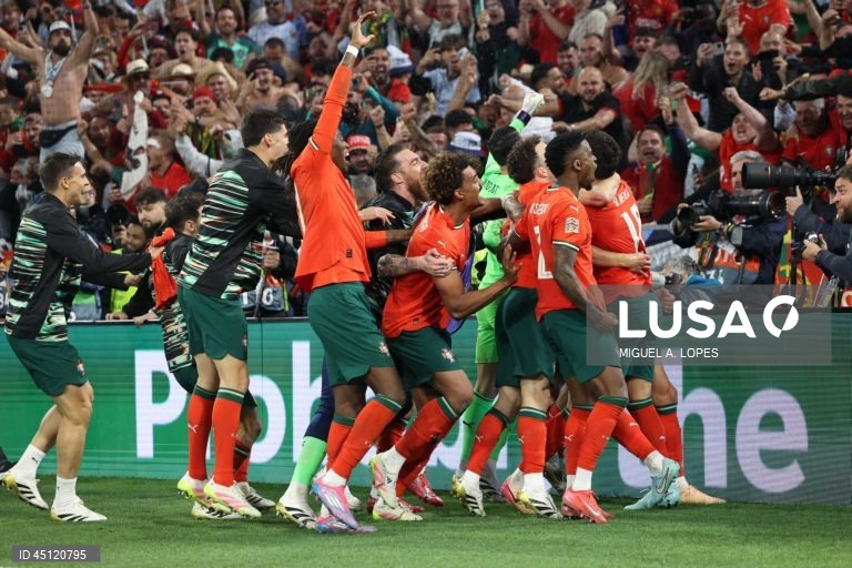 A seleção portuguesa conquistou hoje pela segunda vez a Liga das Nações de futebol, ao bater na final a Espanha por 5-3 no desempate por grandes penalidades, após 2-2 no final do tempo regulamentar e prolongamento.