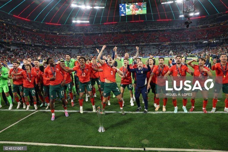 A seleção portuguesa conquistou hoje pela segunda vez a Liga das Nações de futebol, ao bater na final a Espanha por 5-3 no desempate por grandes penalidades, após 2-2 no final do tempo regulamentar e prolongamento.