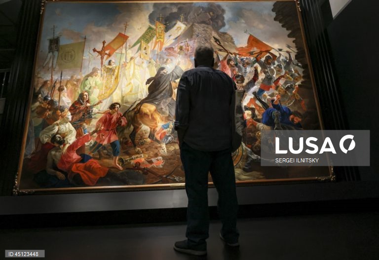 Exposição "Karl Bryullov. Roma - Moscovo - Petersburgo" na Galeria Tretyakov, Moscovo, Rússia. A exposição, dedicada ao 225.º aniversário do nascimento do artista, apresenta mais de 170 obras de pintura, gráficos e esculturas.  