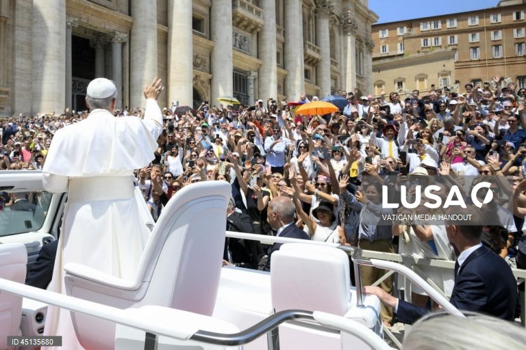 Roma: Audiência geral do Papa Leão XIV na Praça de São Pedro.