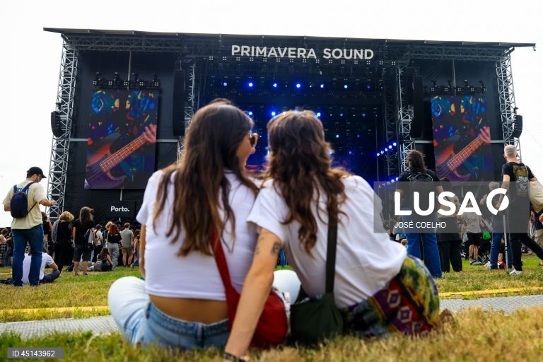 Porto: Reportagem da abertura das portas do festival Primavera Sound  