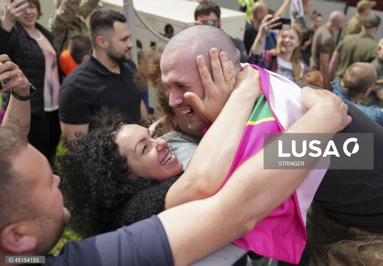 Ucrânia: Troca de prisioneiros entre a Rússia e a Ucrânia