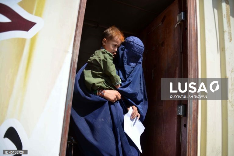 Afeganistão: Chegada de emigrantes deportados de países vizinhos
