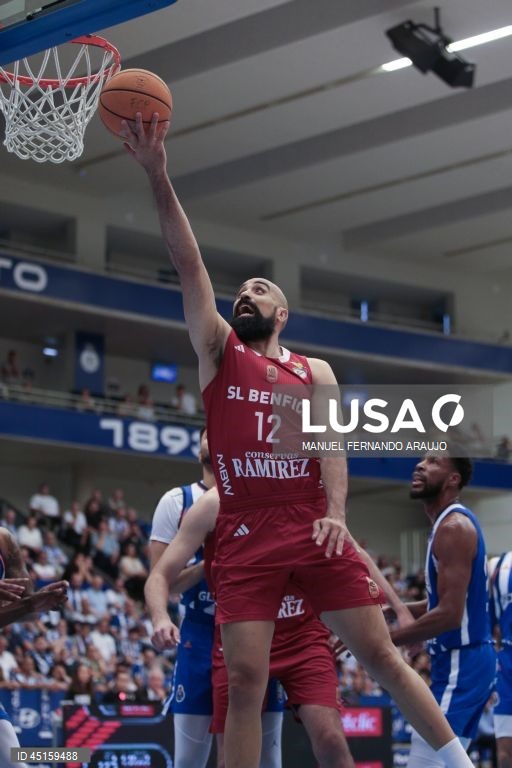 Benfica tetracampeão de basquetebol ao vencer FC Porto no Dragão Arena