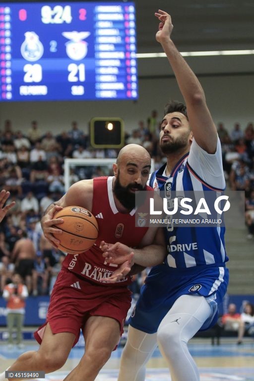 Benfica tetracampeão de basquetebol ao vencer FC Porto no Dragão Arena