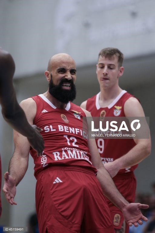 Benfica tetracampeão de basquetebol ao vencer FC Porto no Dragão Arena
