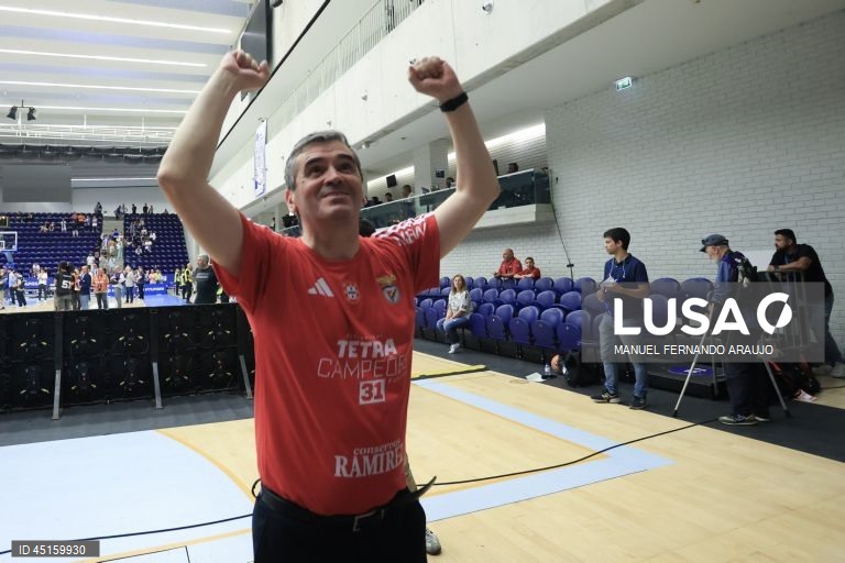 Benfica tetracampeão de basquetebol ao vencer FC Porto no Dragão Arena