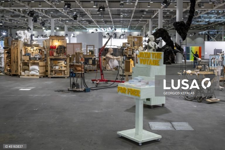Suiça: Salão internacional de arte Art Basel 2025