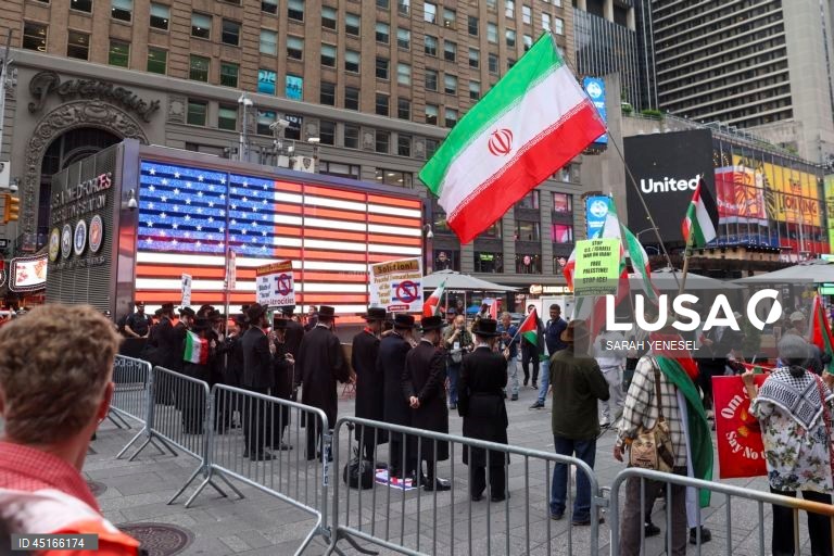 EUA: Judeus ultra-ortodoxos protestam em Nova Iorque contra o ataque de Israel ao Irão