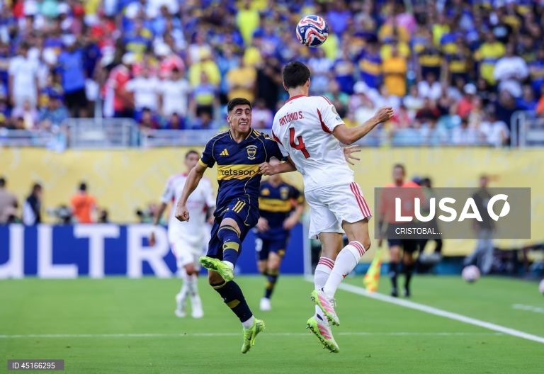 O Benfica estreou-se na segunda-feira com um empate a dois face aos argentinos do Boca Juniors no renovado Mundial de clubes de futebol, em encontro da primeira jornada do Grupo C, disputado em Miami Gardens, nos Estados Unidos.