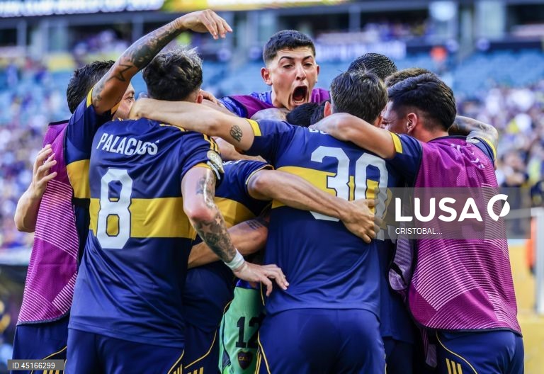 O Benfica estreou-se na segunda-feira com um empate a dois face aos argentinos do Boca Juniors no renovado Mundial de clubes de futebol, em encontro da primeira jornada do Grupo C, disputado em Miami Gardens, nos Estados Unidos.