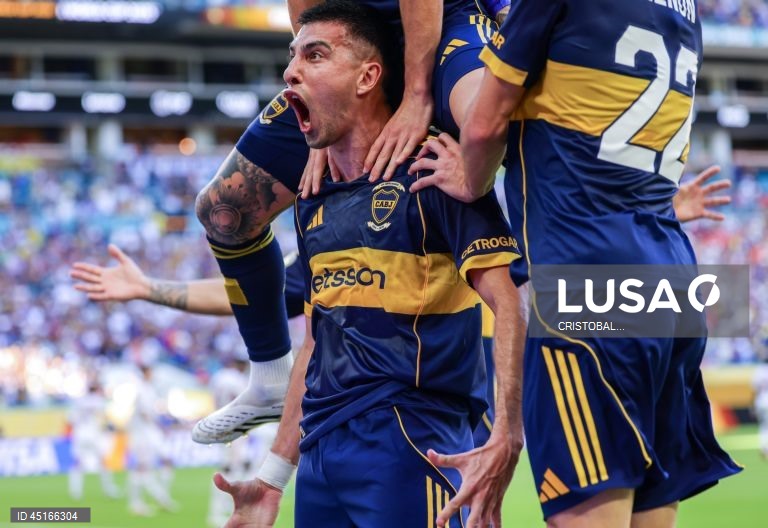 O Benfica estreou-se na segunda-feira com um empate a dois face aos argentinos do Boca Juniors no renovado Mundial de clubes de futebol, em encontro da primeira jornada do Grupo C, disputado em Miami Gardens, nos Estados Unidos.