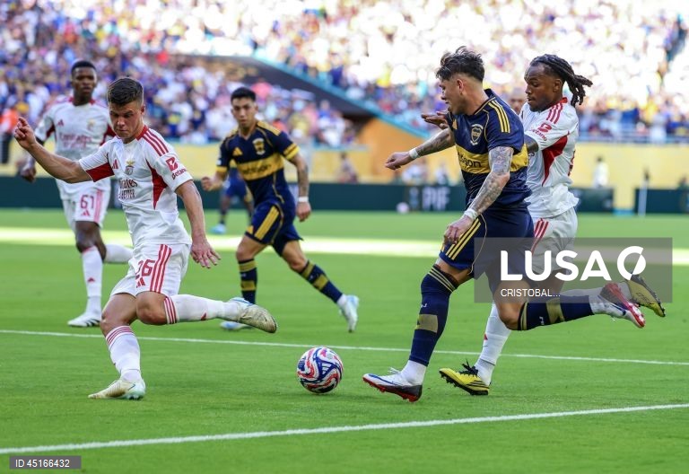 O Benfica estreou-se na segunda-feira com um empate a dois face aos argentinos do Boca Juniors no renovado Mundial de clubes de futebol, em encontro da primeira jornada do Grupo C, disputado em Miami Gardens, nos Estados Unidos.