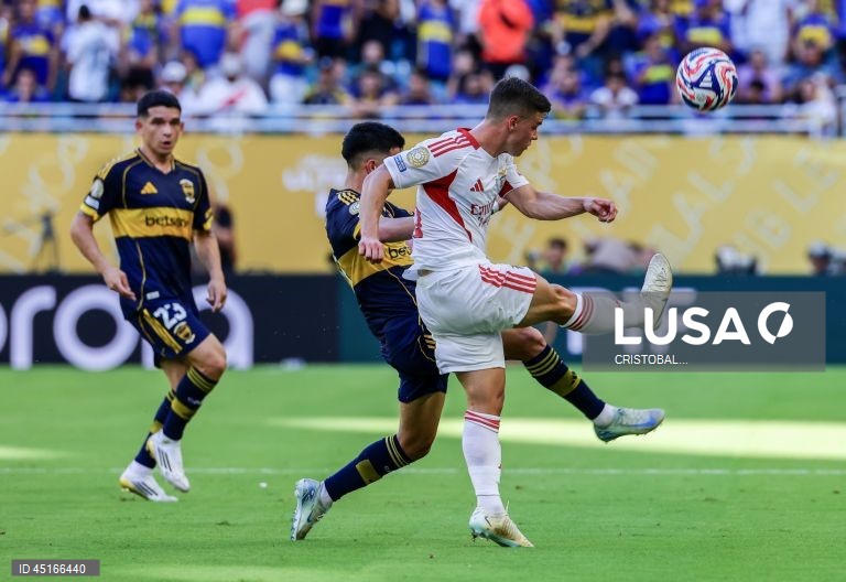 O Benfica estreou-se na segunda-feira com um empate a dois face aos argentinos do Boca Juniors no renovado Mundial de clubes de futebol, em encontro da primeira jornada do Grupo C, disputado em Miami Gardens, nos Estados Unidos.