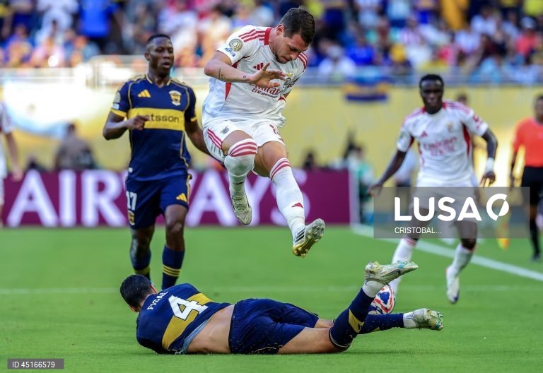O Benfica estreou-se na segunda-feira com um empate a dois face aos argentinos do Boca Juniors no renovado Mundial de clubes de futebol, em encontro da primeira jornada do Grupo C, disputado em Miami Gardens, nos Estados Unidos.
