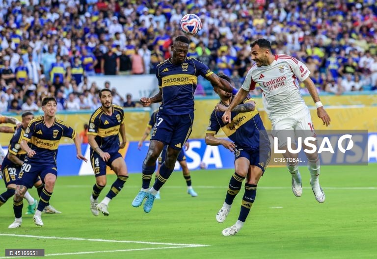 O Benfica estreou-se na segunda-feira com um empate a dois face aos argentinos do Boca Juniors no renovado Mundial de clubes de futebol, em encontro da primeira jornada do Grupo C, disputado em Miami Gardens, nos Estados Unidos.