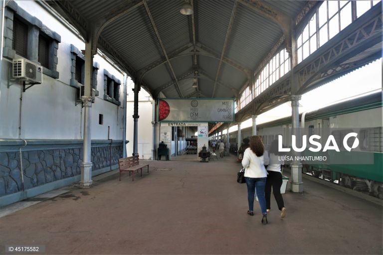 Museu dos Caminhos de Ferro de Moçambique, Maputo, Moçambique, 21 de maio de 2025. Há mais de cem anos que a emblemática Estação Central de Maputo marca o ritmo da capital moçambicana, mas o futuro passa cada vez mais por ser museu, menos por sítio onde apenas se apanha o comboio. (ACOMPANHA TEXTO DA LUSA DE 19-06-2025) LUÍSA NHANTUMBO/LUSA