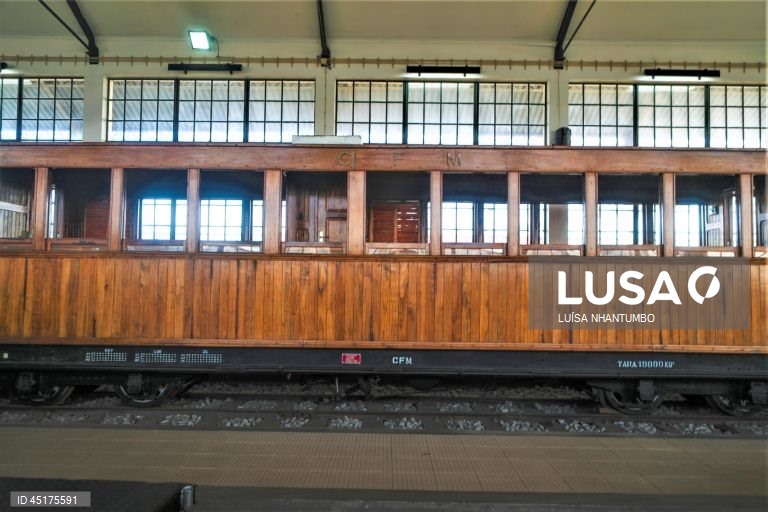 Museu dos Caminhos de Ferro de Moçambique, Maputo, Moçambique, 21 de maio de 2025. Há mais de cem anos que a emblemática Estação Central de Maputo marca o ritmo da capital moçambicana, mas o futuro passa cada vez mais por ser museu, menos por sítio onde apenas se apanha o comboio. (ACOMPANHA TEXTO DA LUSA DE 19-06-2025) LUÍSA NHANTUMBO/LUSA