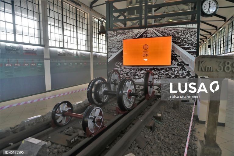 Museu dos Caminhos de Ferro de Moçambique, Maputo, Moçambique, 21 de maio de 2025. Há mais de cem anos que a emblemática Estação Central de Maputo marca o ritmo da capital moçambicana, mas o futuro passa cada vez mais por ser museu, menos por sítio onde apenas se apanha o comboio. (ACOMPANHA TEXTO DA LUSA DE 19-06-2025) LUÍSA NHANTUMBO/LUSA