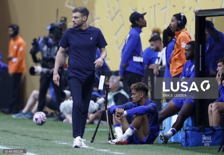  FC Porto complicou hoje o apuramento para os ‘oitavos’ do Mundial de clubes de futebol, ao perder por 2-1 com os norte-americanos do Inter Miami, na segunda jornada do Grupo A, em Atlanta, nos Estados Unidos.
